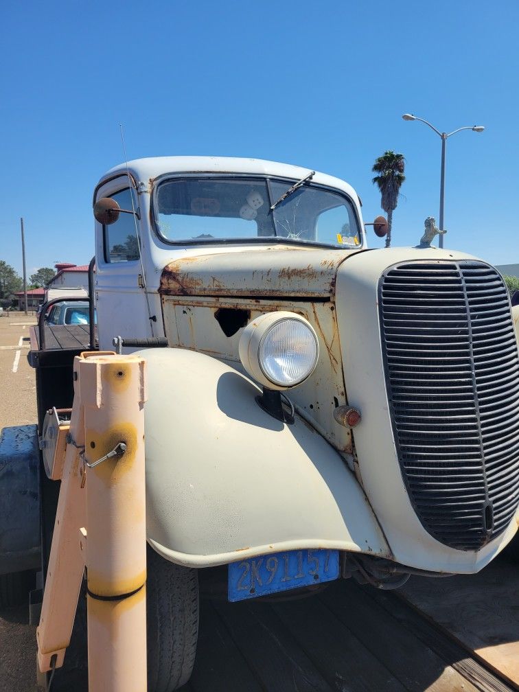 1937 Ford Mdl. 94 Truck