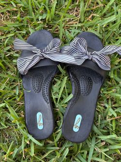 OKA b. Sandals size M
