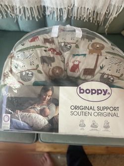 Boppy Nursing Pullow