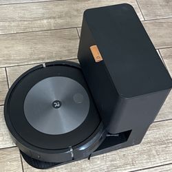 iRobot Select Roomba J7+ Robot Vacuum w/ Self Emptying Base