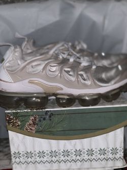 White Vapormax Nikes