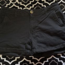 Black Shorts Size 28 