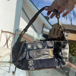 Adorable Coach Hand Bag 