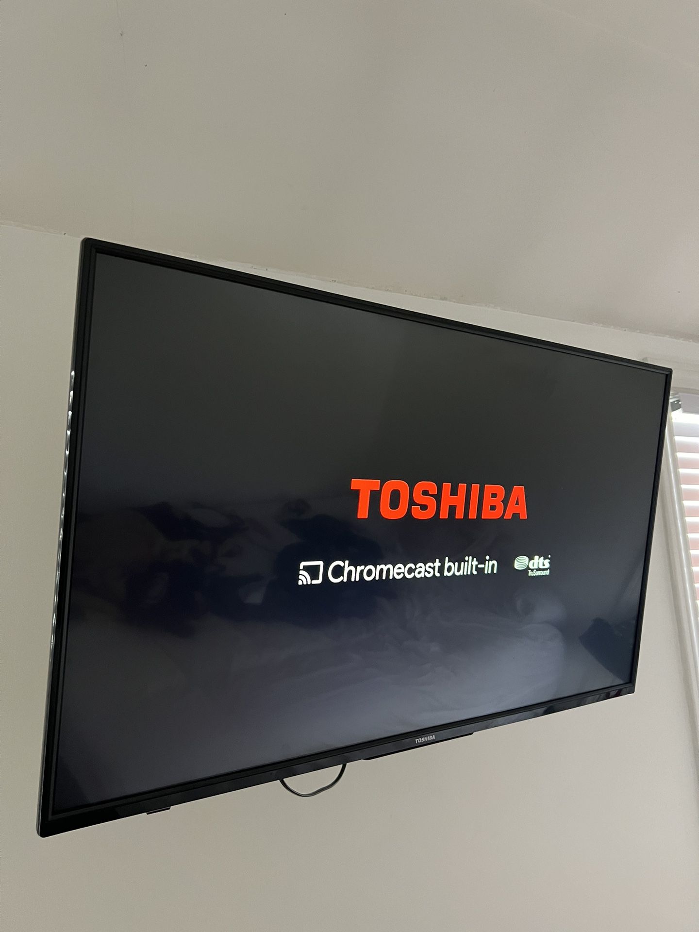 Toshiba - 43" Class (42.5" Diag.) - LED - 1080p - with Chromecast Built-in - HDTV