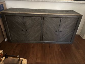 Buffet/Sideboard/Entertainment Cabinet