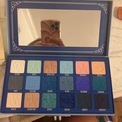 Blue Blood Pallet