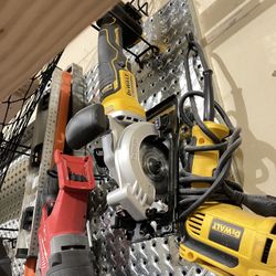 Dewalt Circular Saw “Cordless”. -  Like Brand NEW 
