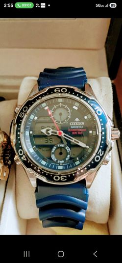 Citizen watch good condition 2 straps.