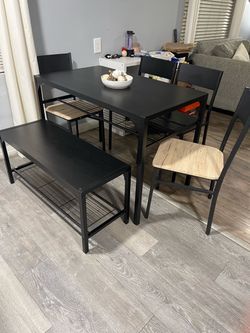 BEAUTIFUL SMALL BLACK TABLE, 4 CHAIRS, BENCH – LIKE NEW