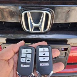 Car Keys / Llaves De Carro