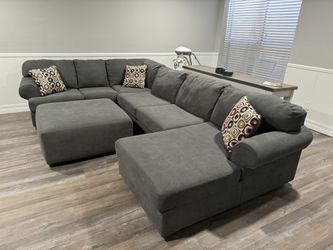 Gray Sectional Couch- Like New!