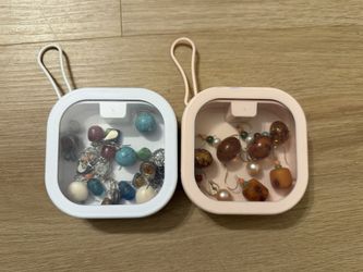 Jewelry box, snack box, storage   L：3.74in W：3.74in D；1.18in New $5、2for$8 pink、white plastic new