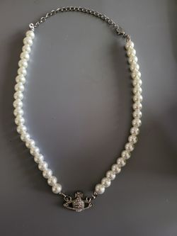 🪐 Vivienne Westwood Style Pearl Necklace – Rhinestone Orb Pendant Silver Tone