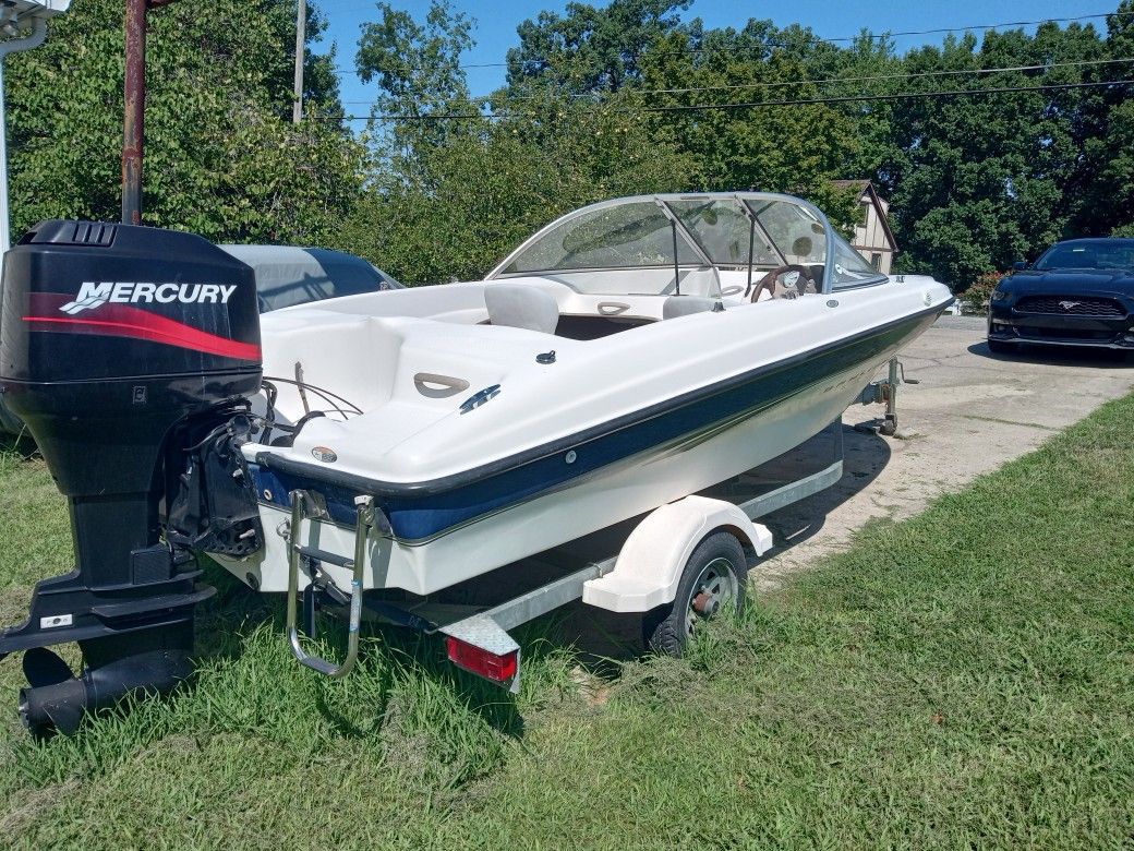 2003 Bayliner Capri 90hp Mercury, One Owner Boat ,Like New Condition
