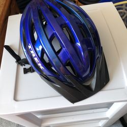 Older Trek Vapor 2 Mans Bike Helmet. 