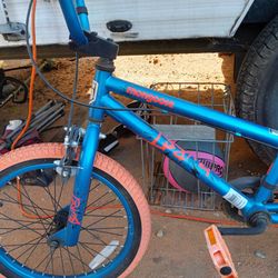 18 Inch Mongoose BMX Kids Bike New Condion