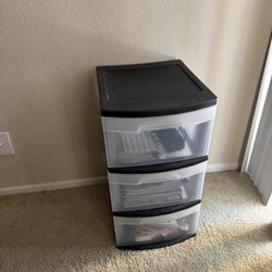 Plastic Drawers X2