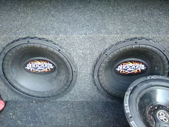 I'm selling 2 subwoofers