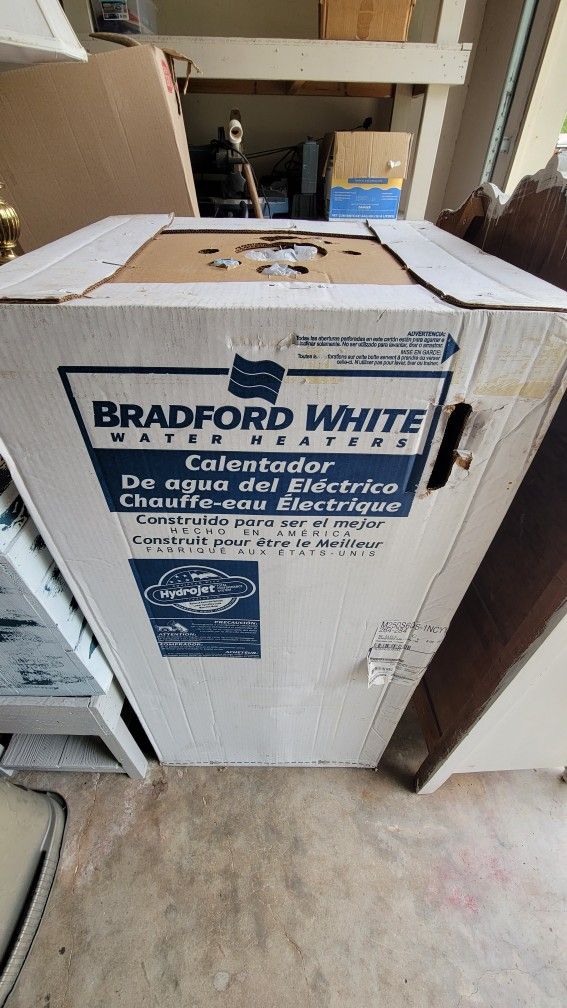 Bradford White 50 Gallon Electric Water Heater for Sale in Castroville