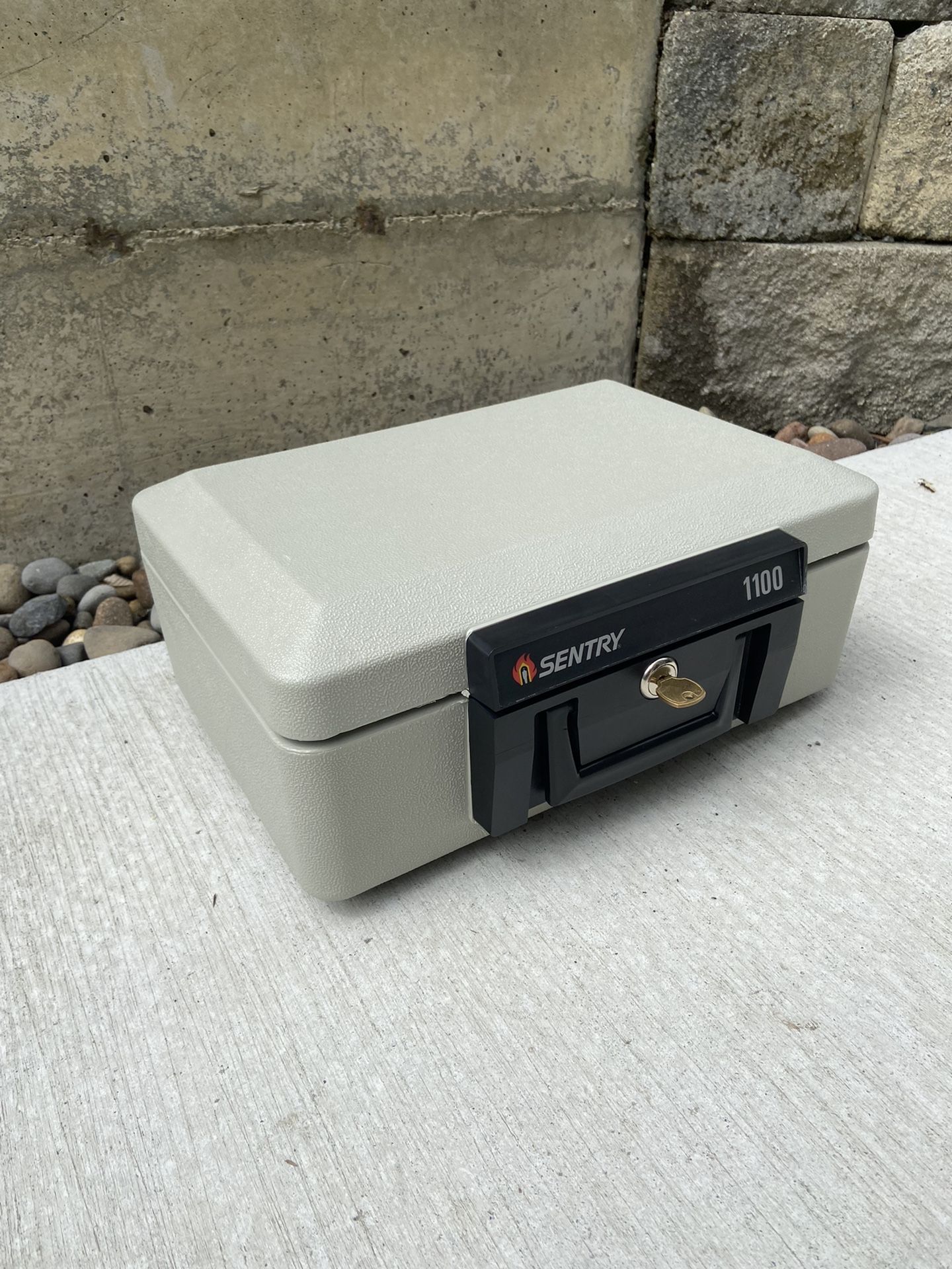 Sentry Safe Box 1100
