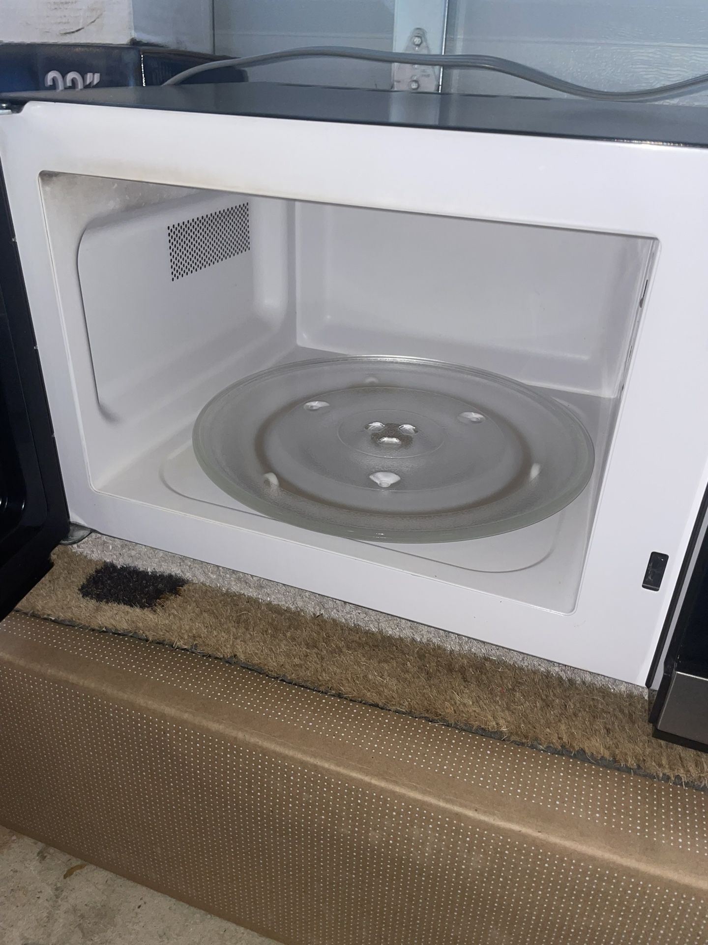 Large Size Microwave In Good Working Condition