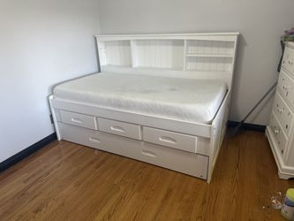 Twin Caption Trundle bed with one mattress