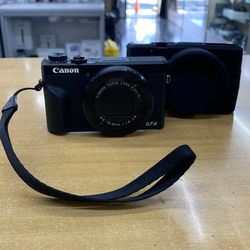 Canon Camera G7X III like new.
