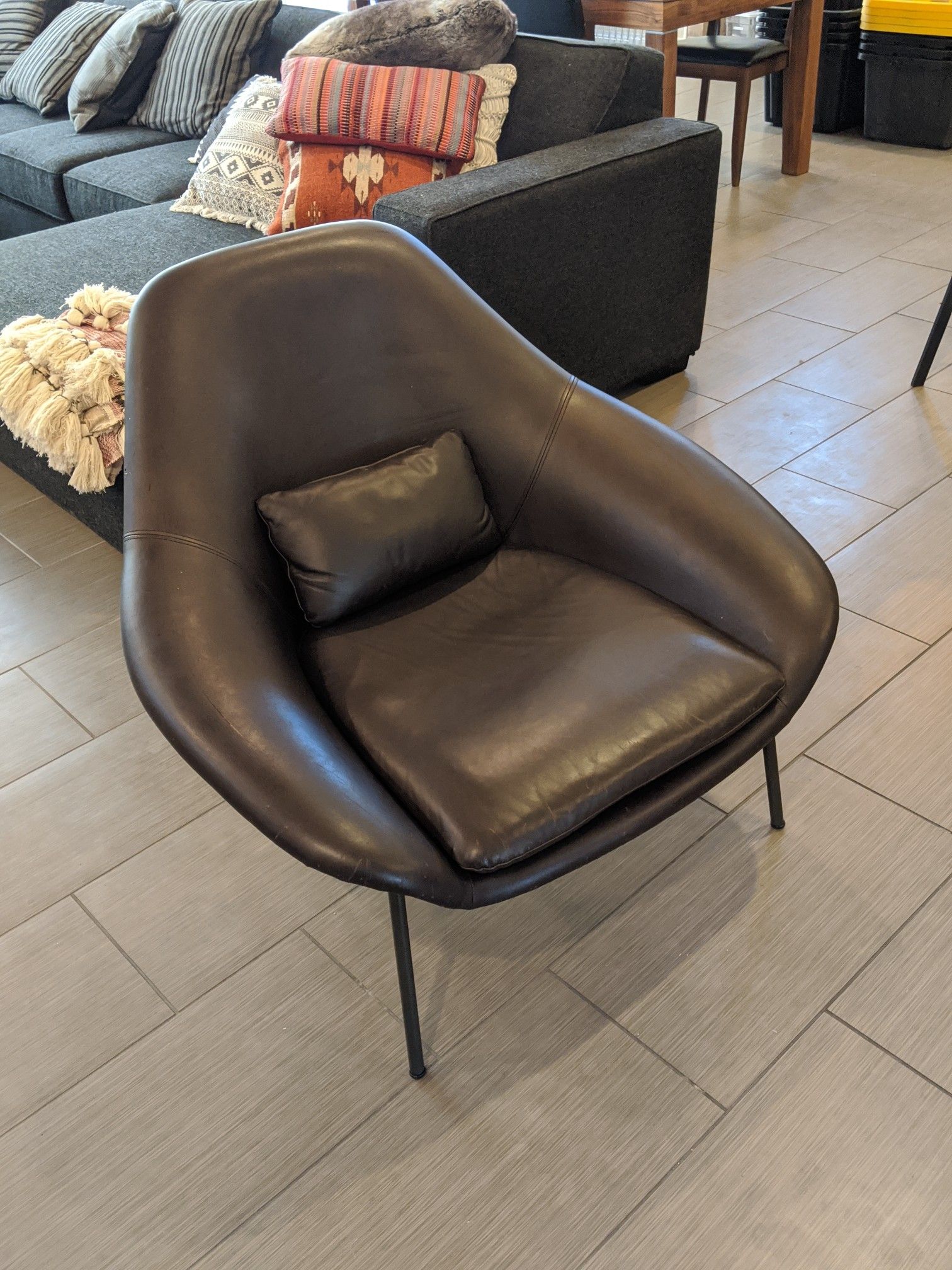 West Elm leather chair mid century style for Sale in Las Vegas, NV