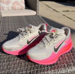 Nike Vomero 18 Size 9.5