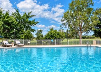 2/2 APARTMENT RENT Miami Lakes Deposit only one month with ease of payment *2 bedrooms | 2 bathrooms Pool | Y. Gym 24-hour security Water and garb