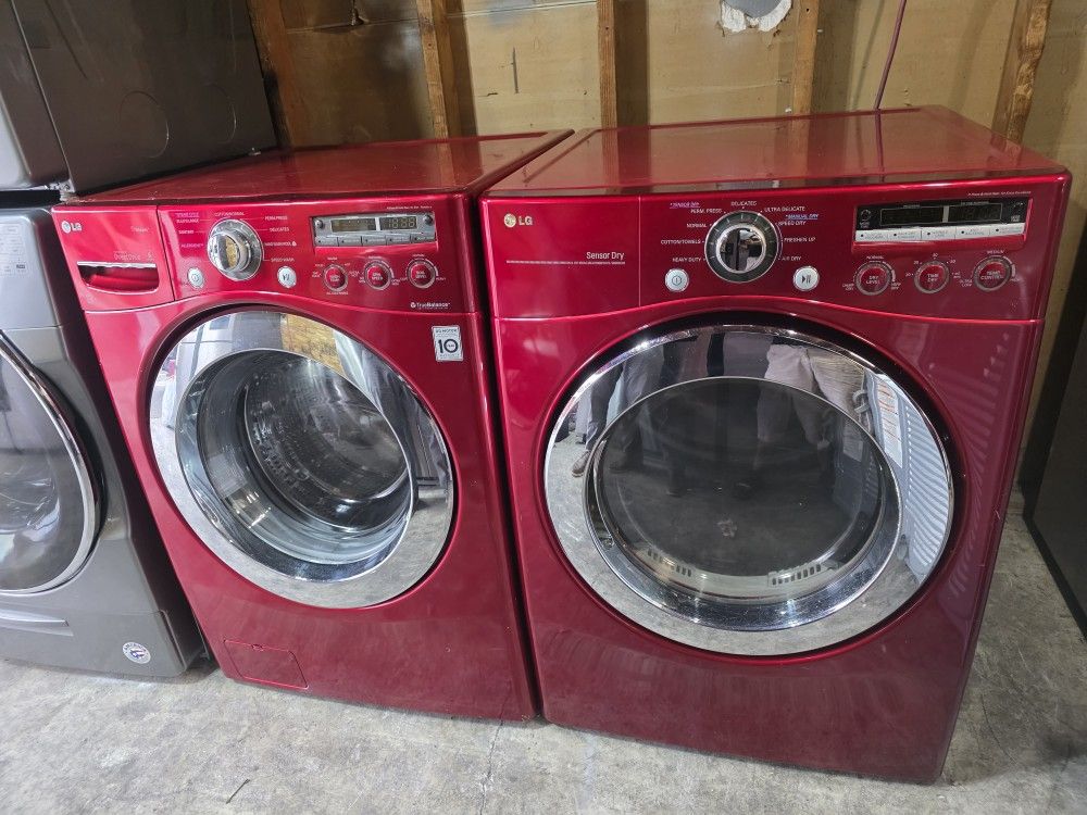 SET LG WHASER AND GAS DRYER 