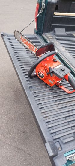 Homelite Super E-Z Automatic Gasoline Chainsaw, Red/Black, Two-Handed Grip read description