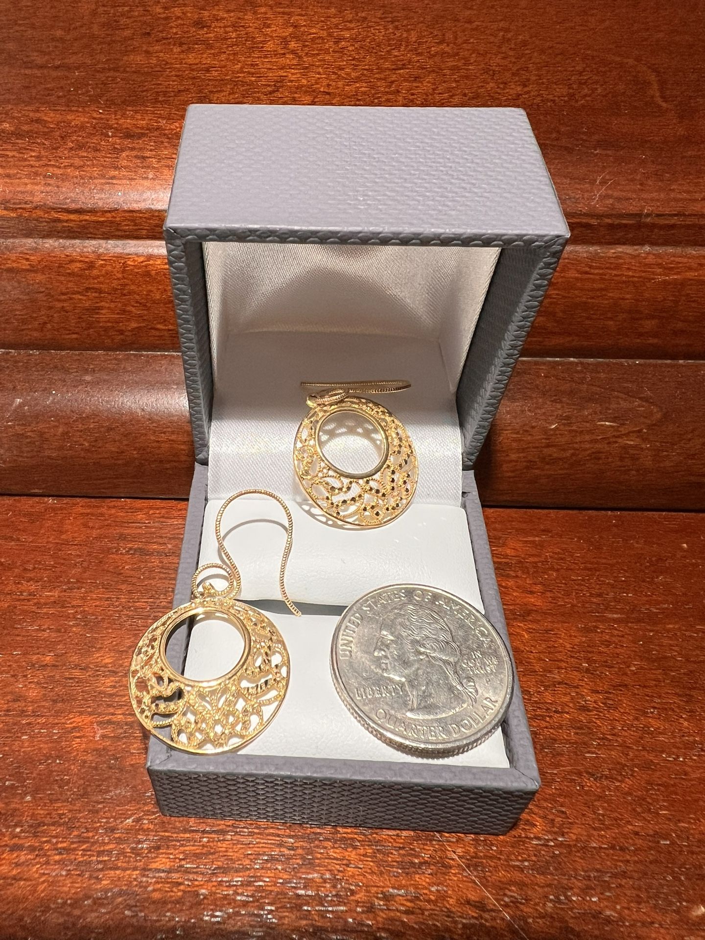 10k yellow gold hanging earrings with elegant lace filigree, perfect gift