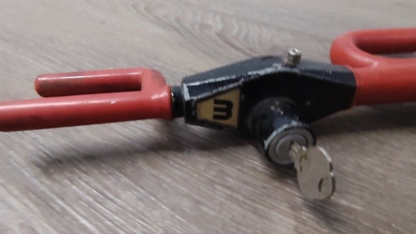 Truck Lock Steering Wheel