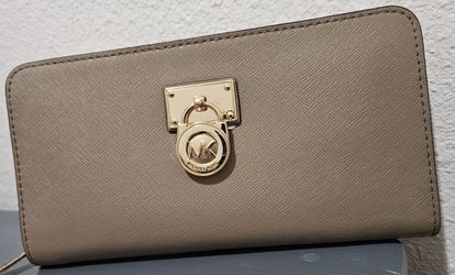 Michael Kors Hamilton Traveler Beige Leather Zip Around Wallet