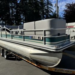 22 Foot Harris Pontoon Boat