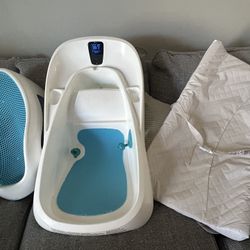 4 Moms Bath Tub And Baby Bad 