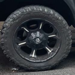 20 inch fuel wheels 33 x 12.5 tires came off ram 1500 universal five lug