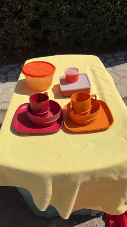 CLASSIC TUPPERWARE