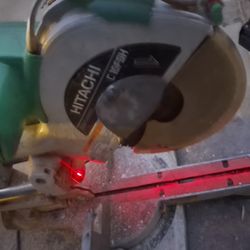 Hitachi  Mitter Saw