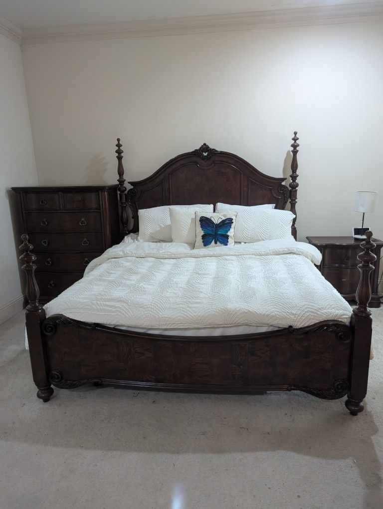 Pulaski Bedroom Set For Sale- $700 OBO