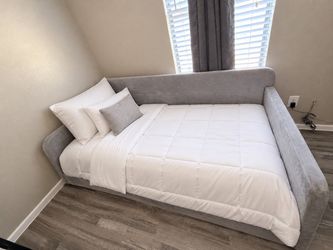Twin day bed