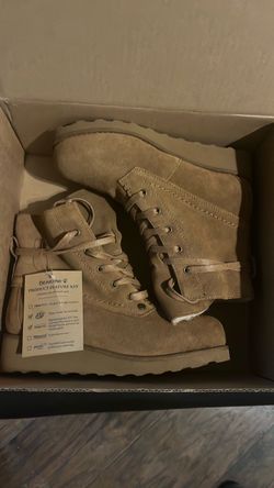 Bear paw boots size 6 women