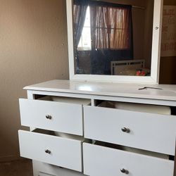 White Painted 6 Drawer Dresser & Mirror