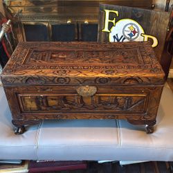 Vintage oriental hand carved wooden chest/excellent