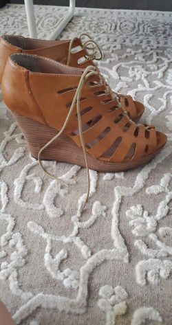 Restricted Tan Lace Wedges