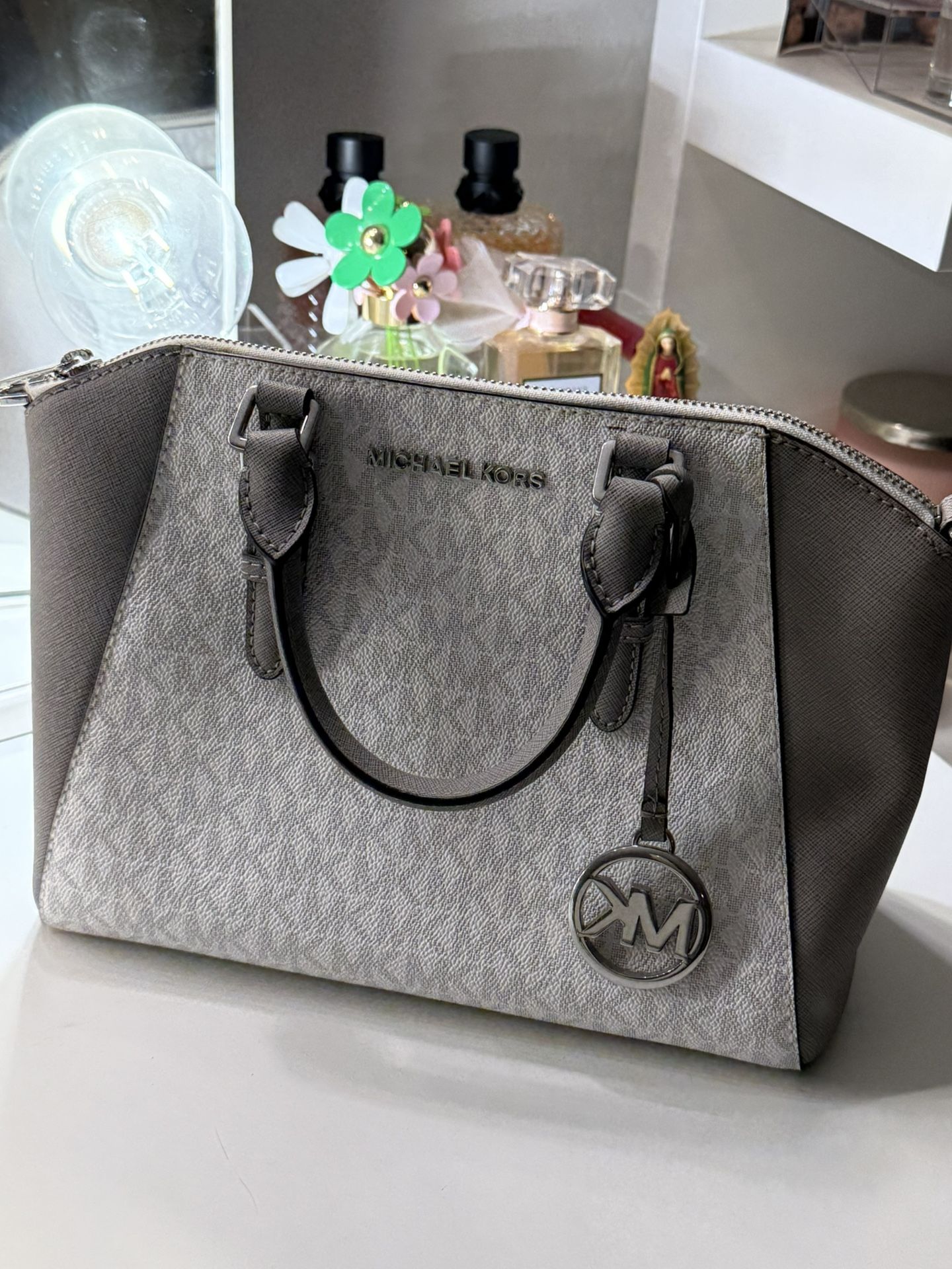 Michael kors Ciara Satchel Purse Grey and white