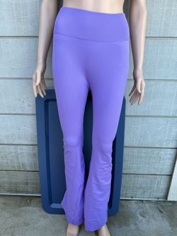Women’s high rise flare leggings size medium