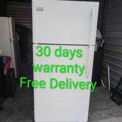 Frigidaire Refrigerator/Freezer (30" W  69" H
