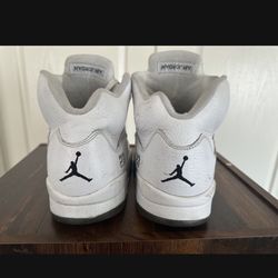 Jordan 5 Retro Metallic White Sneakers Size M10.5